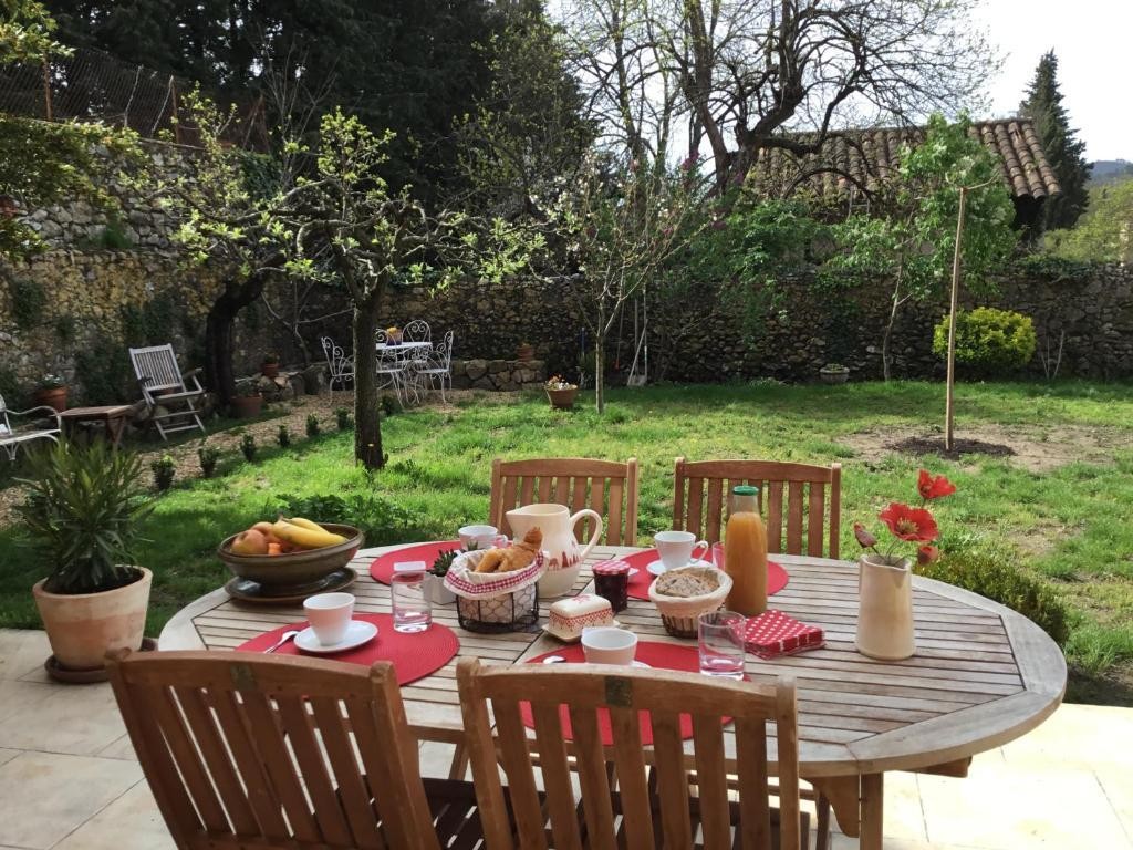 Les Lauriers, Chambre d'Hôtes à Camps-la-Source