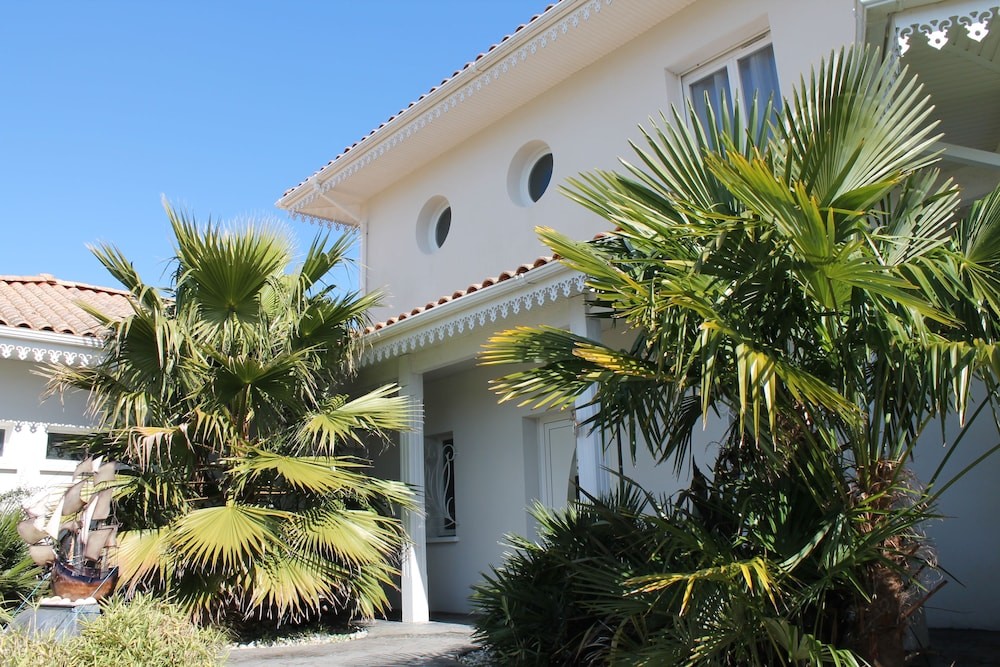 Chambre d'Hôtes Aresia Bassin Arcachon Piscine, Chambre d'Hôtes à Arès