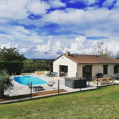 Les Lodges Du Bousquet, Location de Vacances à Tamniès