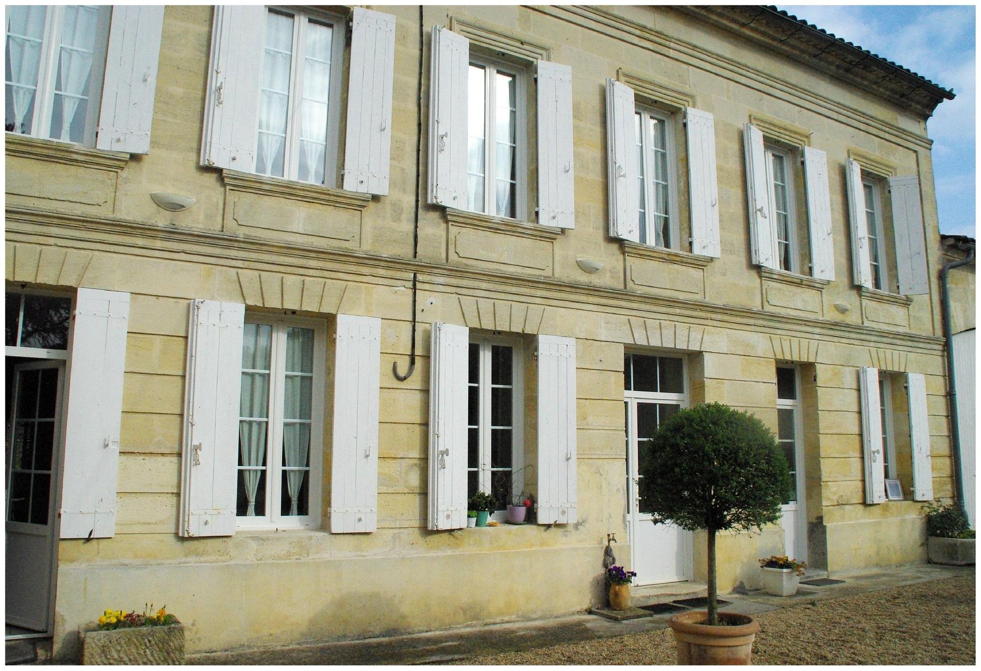 CHATEAU MIQUELET, Chambre d'Hôtes à Coutras