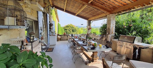 Domaine de la Manse - Chambre et table d’hôtes / piscine et balnéo, Chambre d'Hôtes à Villeneuve-de-Berg