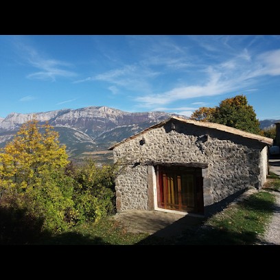 Gîte La Grange Du Vieux Village, Location de Vacances à Montmaur-en-Diois