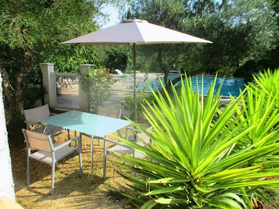 Le Mas Des Lilas, Location de Vacances à Uzès