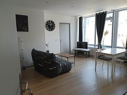 Café du reveil Location meublé, Location de Vacances à Saint-Sauveur