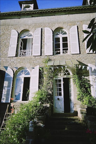 Le Manoir Caché, Chambre d'Hôtes à Merdrignac