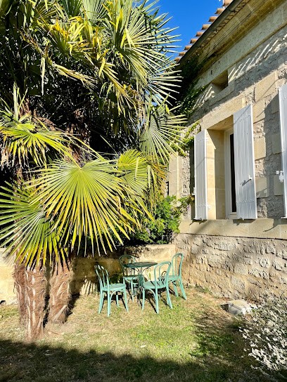 Sous Les Marronniers, Chambre d'Hôtes à Petit-Palais-et-Cornemps