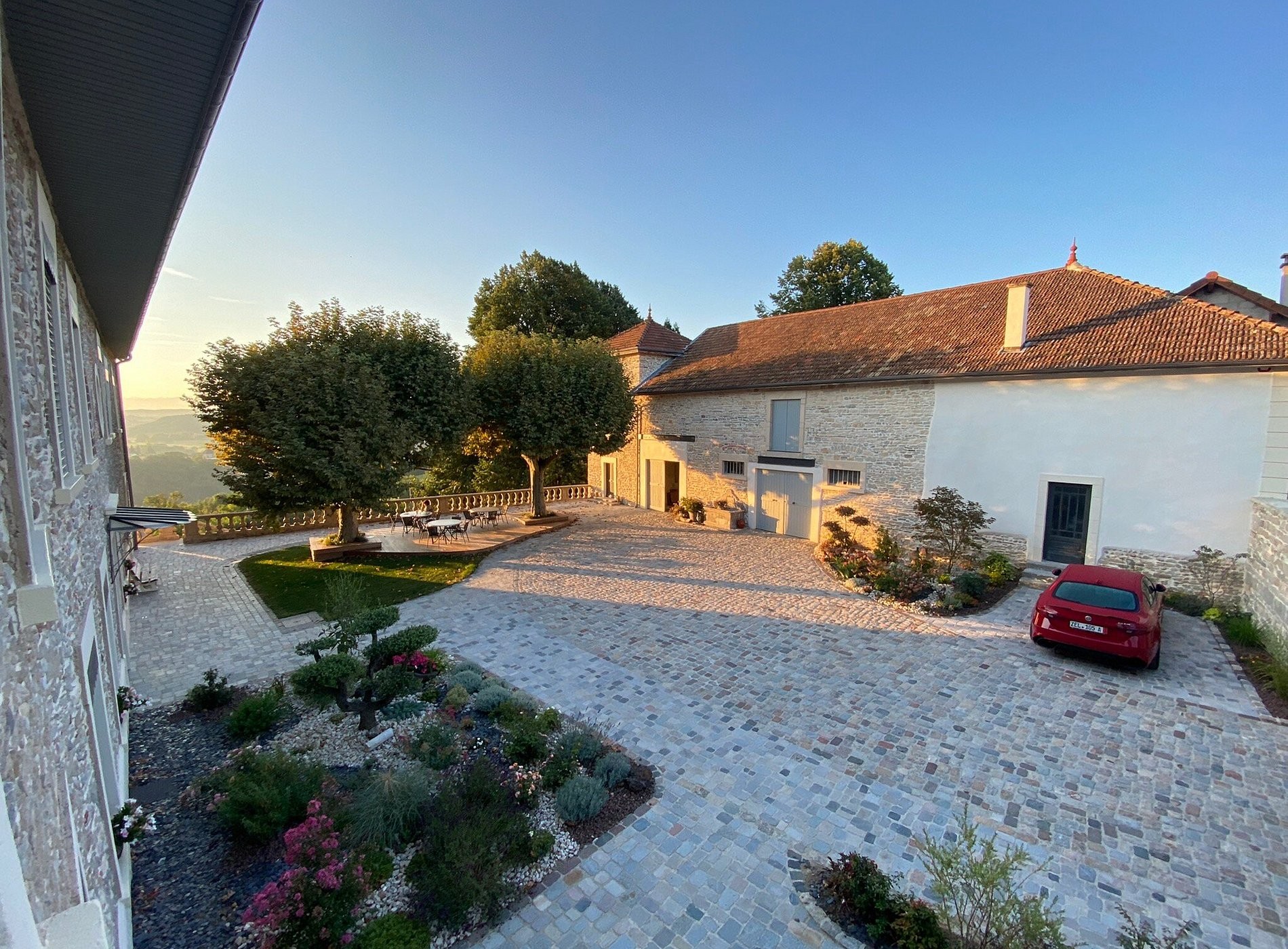 CASTEL SEREIN, Chambre d'Hôtes à Maubec