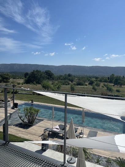 Les Pins du Luberon, Chambre d'Hôtes à Cabrières-d'Avignon