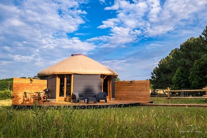 Yourte & vous, Chambre d'Hôtes à La Chapelle-Saint-Laud