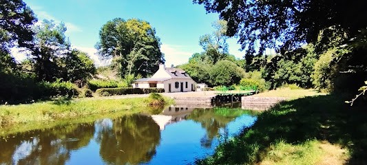 Écluse De Guendol, Location de Vacances à Plouguernével