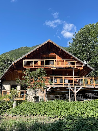 LES CHAMBRES D'ELSA, Chambre d'Hôtes à Albiez-Montrond