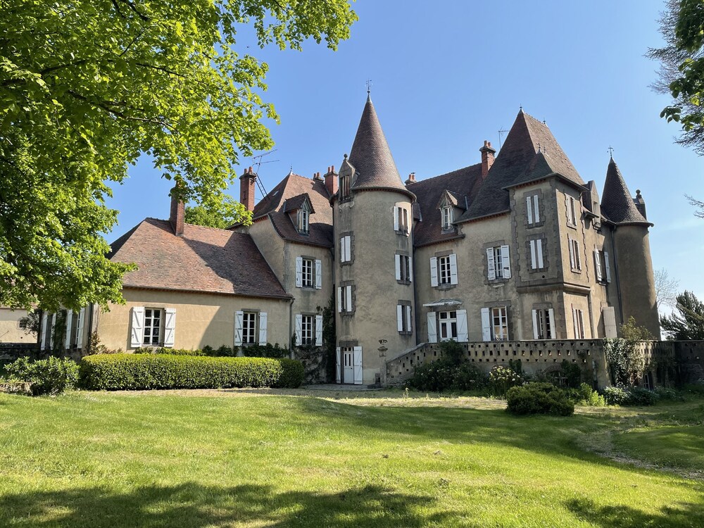 Château De Bruges, Location De Vacances à Lapeyrouse
