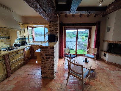 Gite Moulin de Neuville, Location de Vacances à Houssay