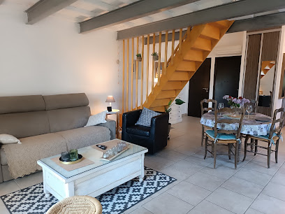 La Fénière Au Mas De L Amourié,Gîte Dans Mas Provençal, Location De Vacances à Solérieux