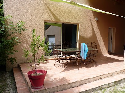 Gîte Les Grands Chemins de Lure, Location de Vacances à Valbelle