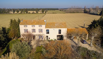 Chambres D Hôtes De Charme Dans Mas Du 17ème, Chambre d'Hôtes à Bédarrides