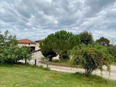 La Mare Du Vieux Chene, Chambre d'Hôtes à Bellegarde-Poussieu