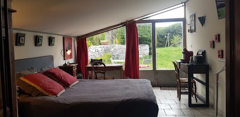 Le Paillet Rouge Chambres d'Hotes, Maison d'Hôtes à Montdardier