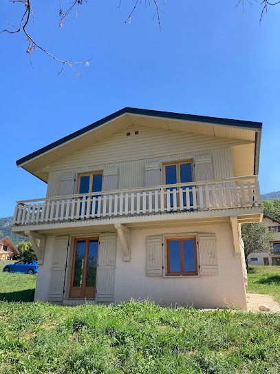 Le P'tit chalet, Location de Vacances à Saint-Offenge