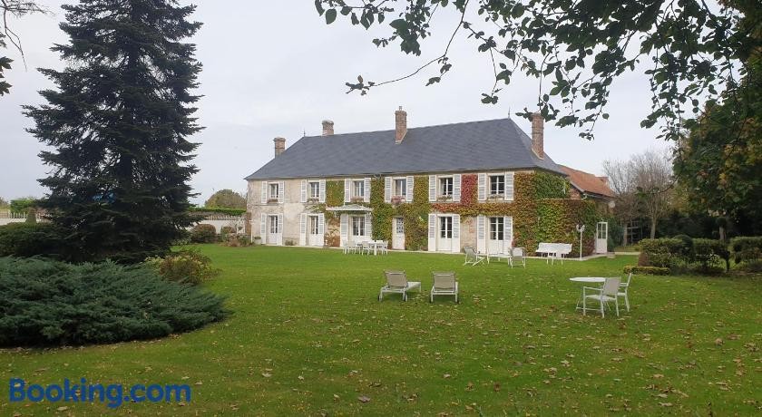 La Maison Blanche, Chambre d'Hôtes à Cuvergnon