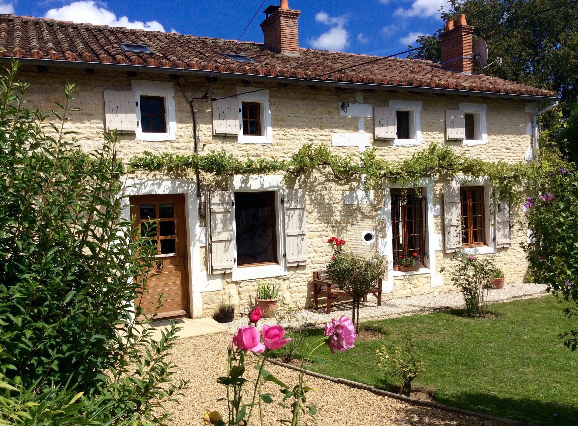 La Vie en Rose, Chambre d'Hôtes à Champagne-Mouton