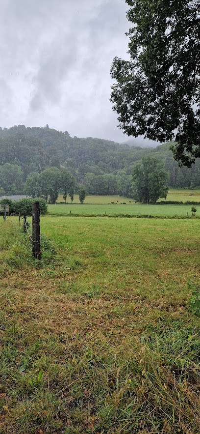 Gite De France “aux Chants Des Oiseaux”, Location de Vacances à Velzic