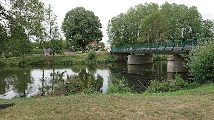 La Grange Des Prés, Chambre d'Hôtes à Villeloin-Coulangé