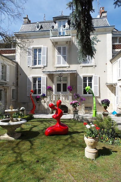 LE CEDRE BLEU, Maison d'Hôtes à Bourges