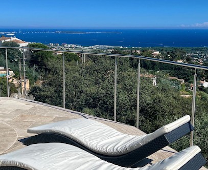 LA VILLA GRENADINE CHAMBRE D'HOTES, Chambre d'Hôtes à Mandelieu-la-Napoule