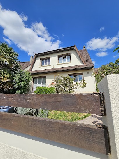 Chambre Avec Jardin Pierre Curie, Chambre d'Hôtes à Bry-sur-Marne