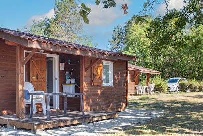 Les chalets des gardes, Location de Vacances à Aubas