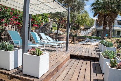 Entre Mer et Pinède, chambres d'hôtes de charme à Bandol - Var, proche de Sanary sur mer, Saint Cyr sur mer, la Cadière d'Azur, le Castellet avec piscine, spa, sauna, salle de sport, table d'hôtes, Chambre d'Hôtes à Bandol