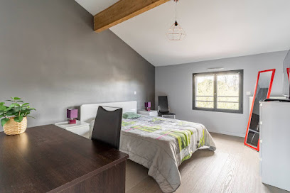 Grande Chambre Privée Avec Salle De Bain Et Wc, Chambre D'hôtes à Labarthe-sur-Lèze