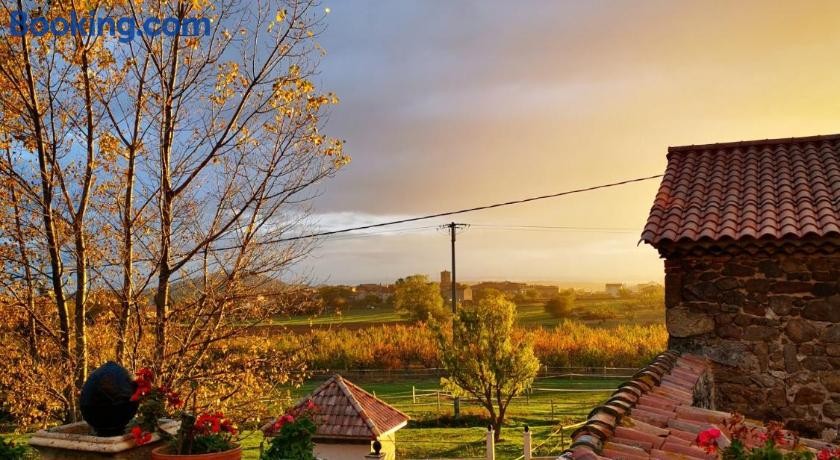 Ferme De La Combe - The Goldy's Farm, Chambre d'Hôtes à Saint-Jeure-d'Ay