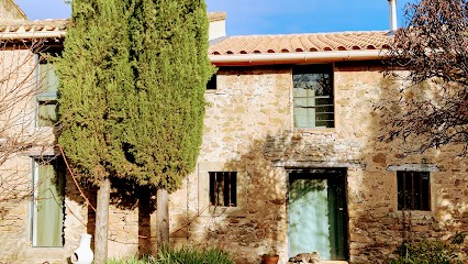 Rustic Stone House, Location de Vacances à Escales