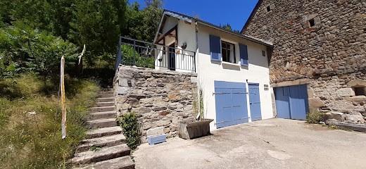 Petit Gîte de Chalameyroux, Location de Vacances à Messeix