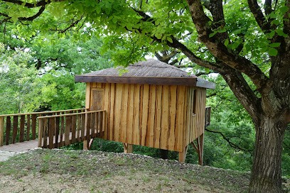 Cabane perchée les Vertiges de La Moure, Chambre d'Hôtes à Montaigu-de-Quercy