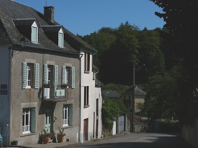 Le Creuset: Chambres D'Hôtes, Bed & Breakfast, Chambre d'Hôtes à Saint-Martin-la-Méanne
