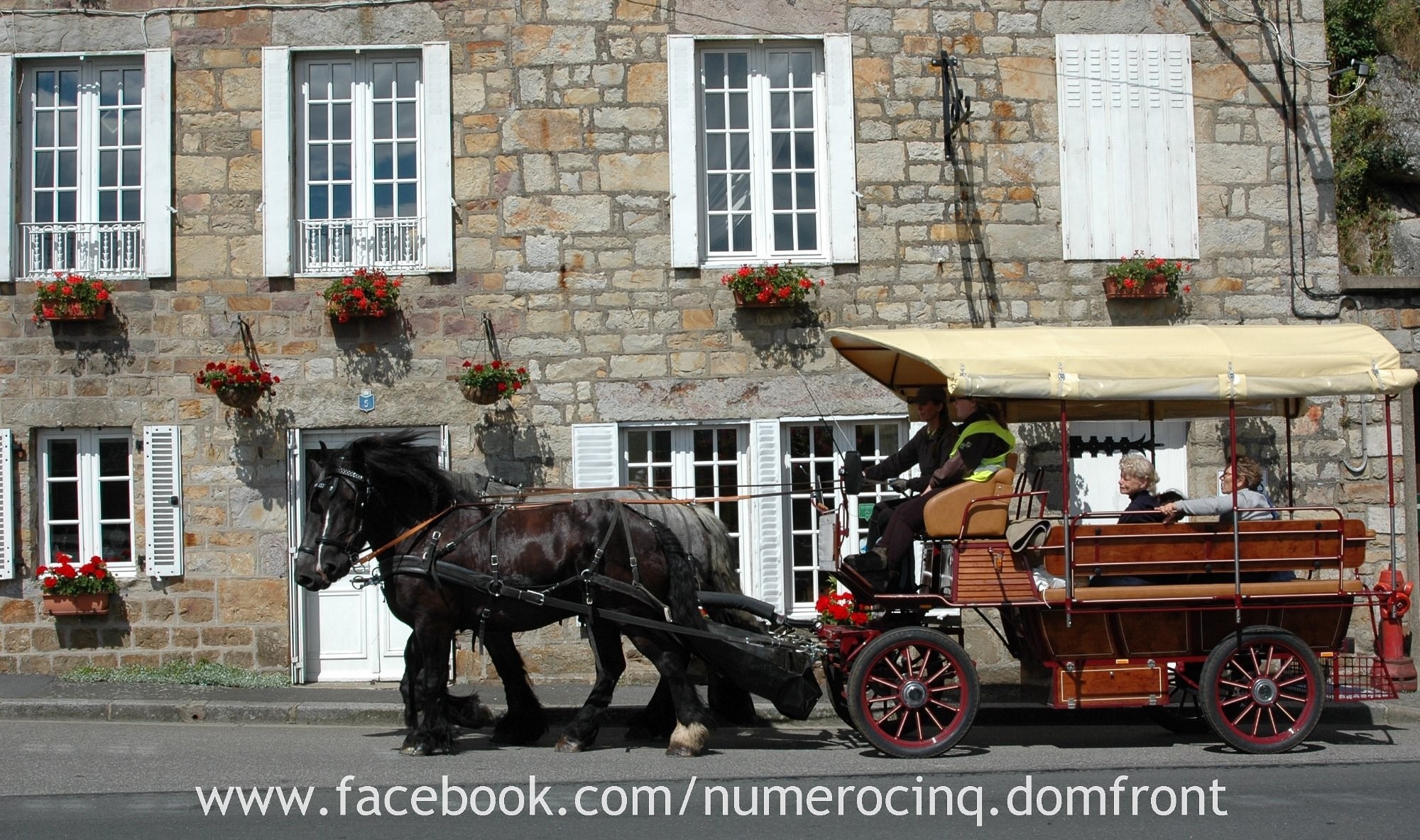 Numéro CINQ Chambre d'hôtes / B&B. BOOK DIRECT for a better rate., Chambre d'Hôtes à Domfront en Poiraie