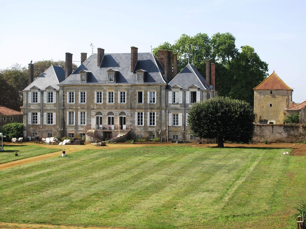 Château Des Noces, Chambre d'Hôtes à Bazoges-en-Pareds