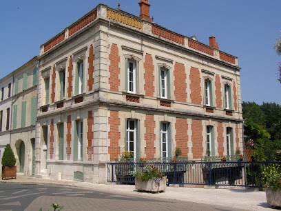 Les Balcons De La Seugne, Maison D'hôtes à Pons