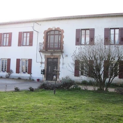 Gites Chanay au 1er étage : aux choix 2 chambres ou 3 chambres, Location de Vacances à Tournus