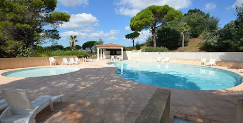 Appartements Sainte-Maxime Park : Location De Vacances Dans Résidence Avec Piscine, Dans Le Var, Provence-Alpes-Côte D'azur Location De Vacances à Sainte-Maxime