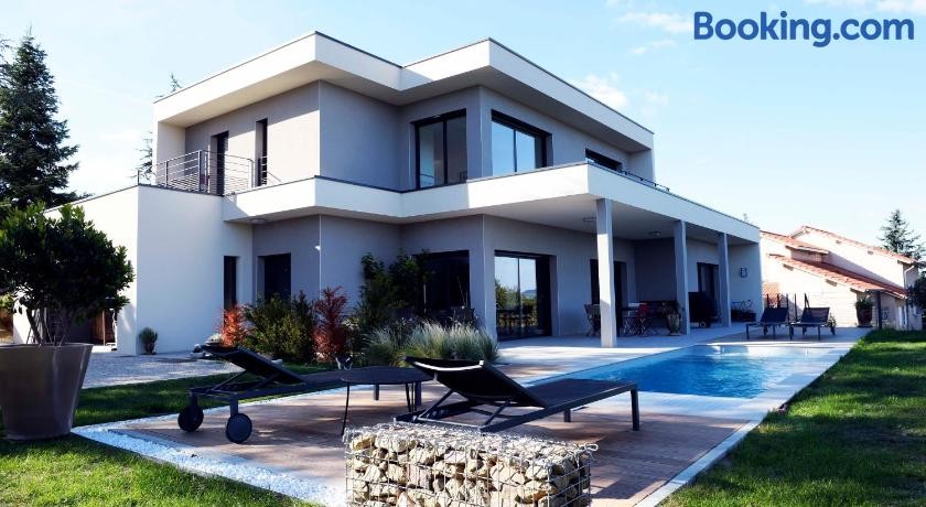 Maison Canopée, Chambre d'Hôtes à Saint-Genis-les-Ollières