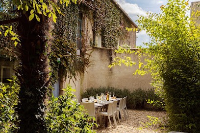 La Maison aux Volets Bleus, Chambre d'Hôtes à Saint-Martin-de-Gurson