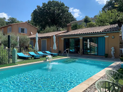 La Villa Du Verger : Studio Avec Piscine, Location De Vacances à Collobrières