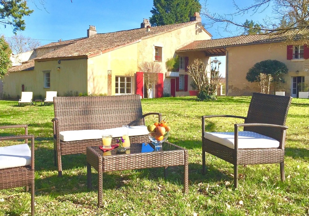 La Carreterie - Maison De Famille{s}, Chambre d'Hôtes à Pineuilh