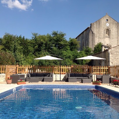 La Petite Ferme Gites, Location de Vacances à Dampierre Sur Boutonne