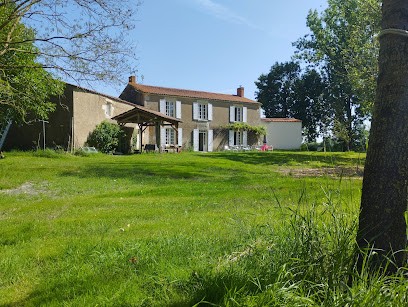 Île de la Carpe - Gîte Maison d'hôtes, Maison d'Hôtes à Saint-Jean-de-Liversay