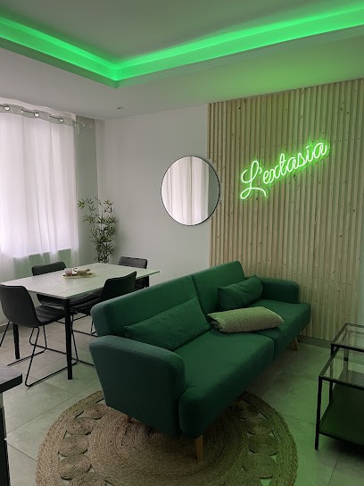 L'EXTASIA appartement jacuzzi, Location de Vacances à Grenoble
